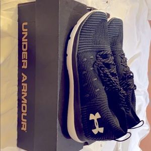 New Underarmour W slingflex ride running shoes